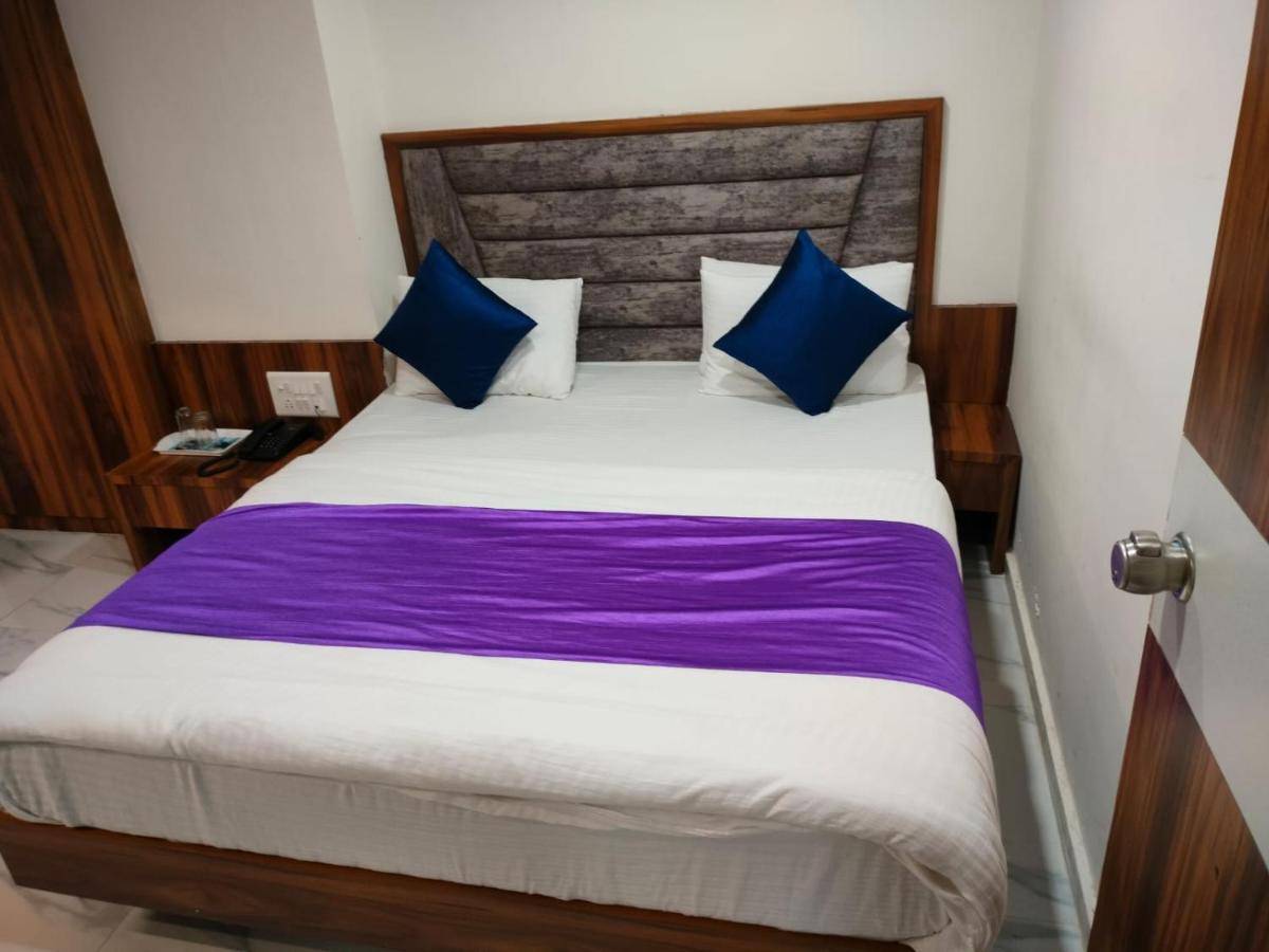 Hotel Ozone,אחמדאבאד מראה חיצוני תמונה