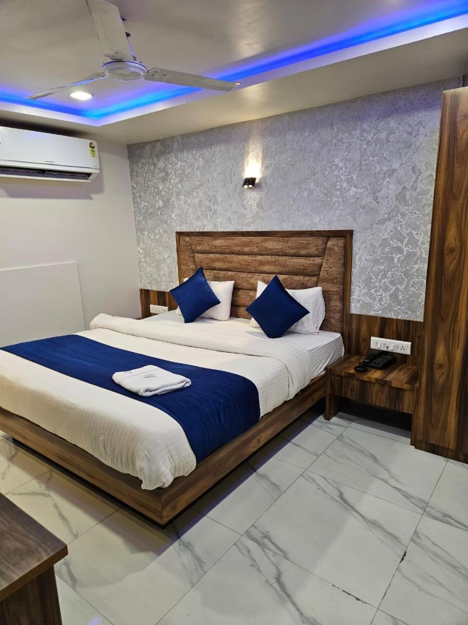 Hotel Ozone,אחמדאבאד מראה חיצוני תמונה