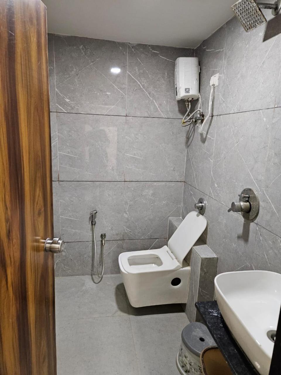 Hotel Ozone,אחמדאבאד מראה חיצוני תמונה