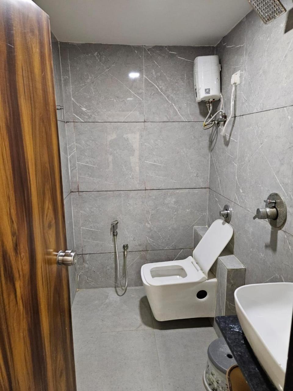 Hotel Ozone,אחמדאבאד מראה חיצוני תמונה