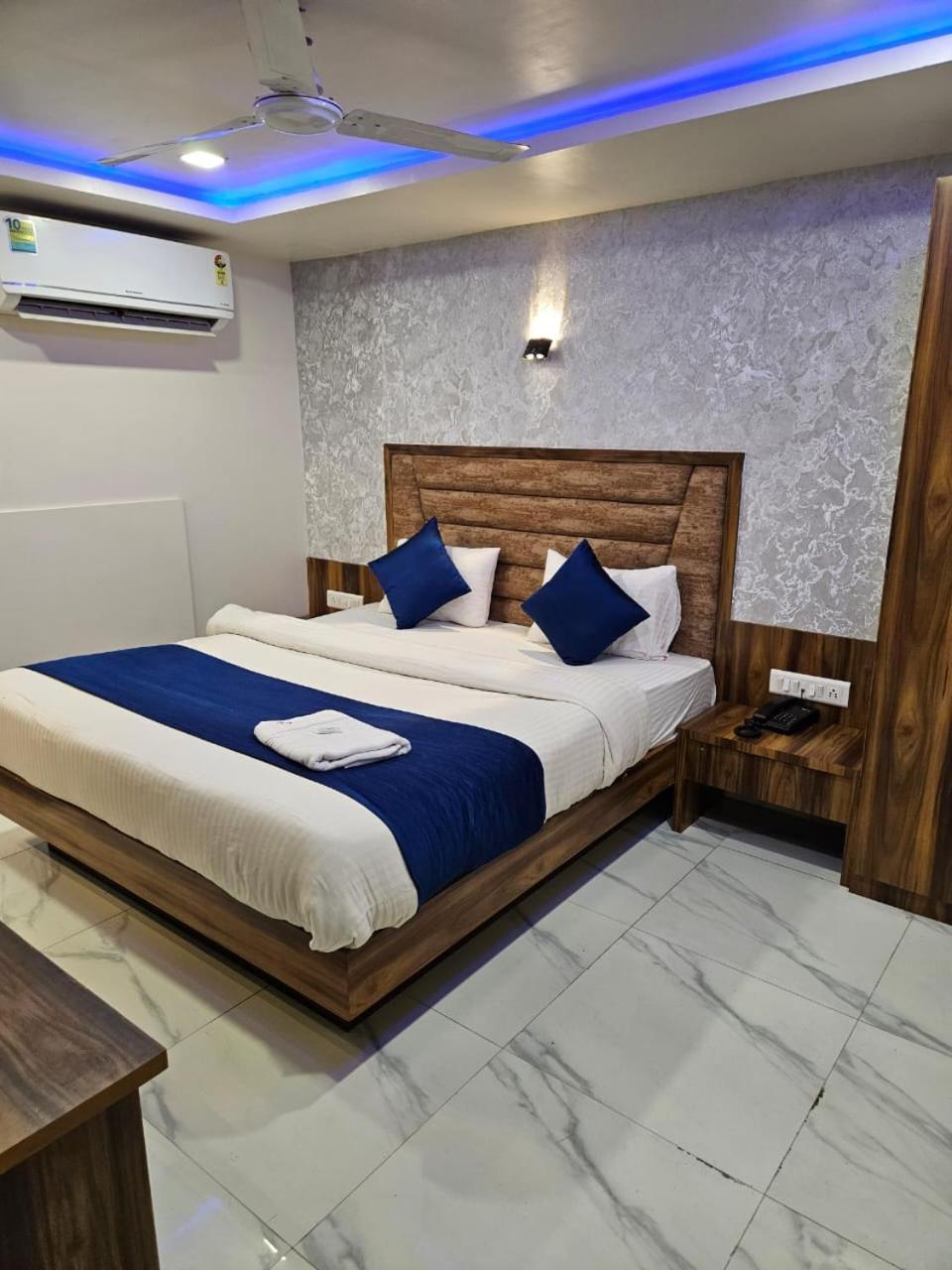 Hotel Ozone,אחמדאבאד מראה חיצוני תמונה